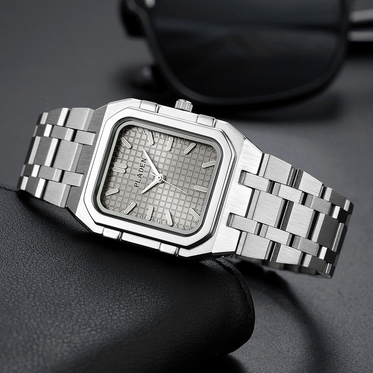 高級ブランドブルーダイヤルマン高品質クォーツ時計男性用スクエ - Luxury Watch Exhibition のレビューと価格